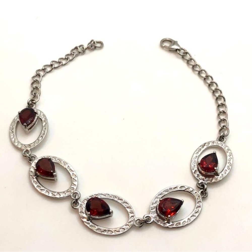 Vtg Sterling Garnet Hammered Oval Link Bracelet